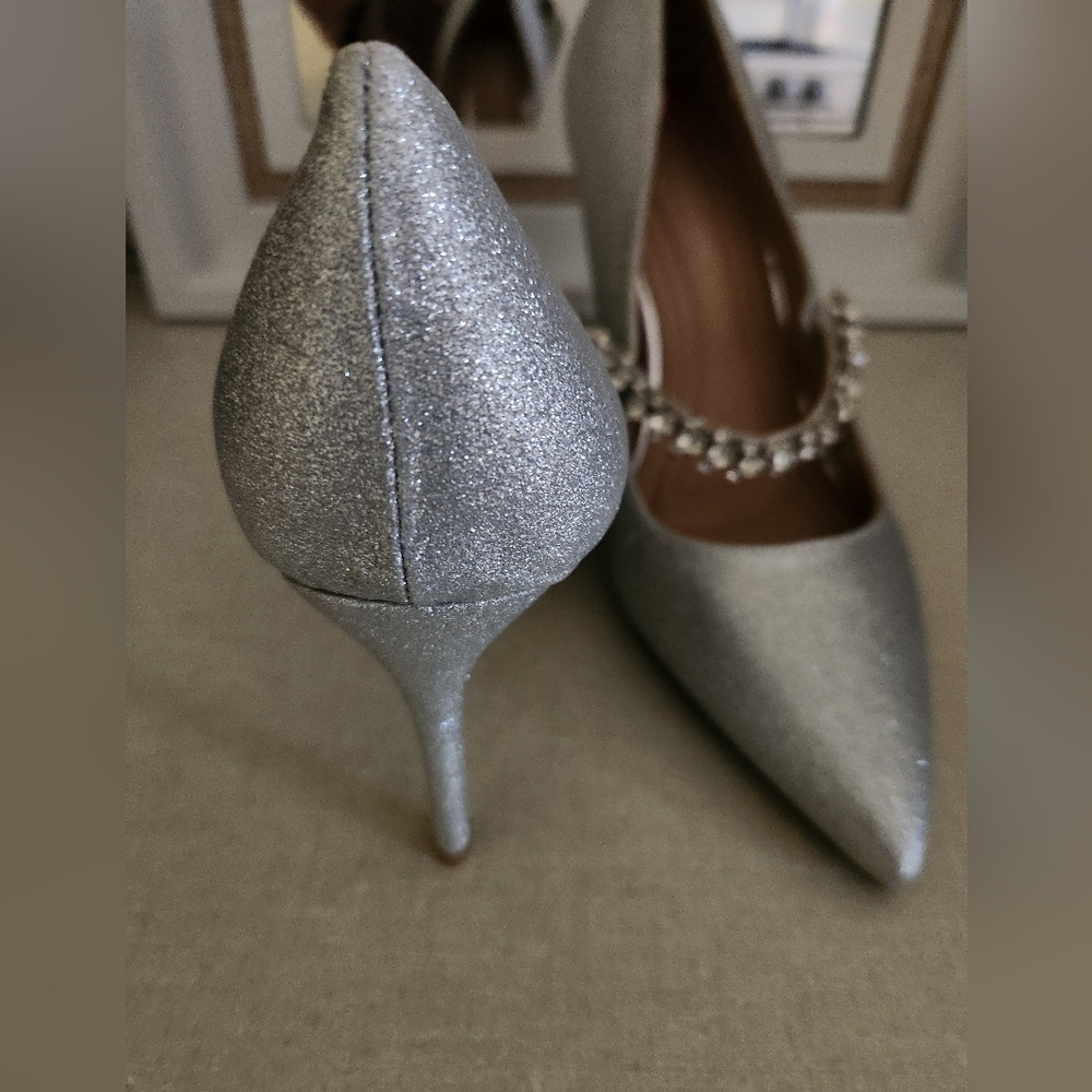 BCBGeneration Silver Glitter 3.5" Heels with Rhinestone Strap, Size 9.5, NWOT - Picture 4 of 7